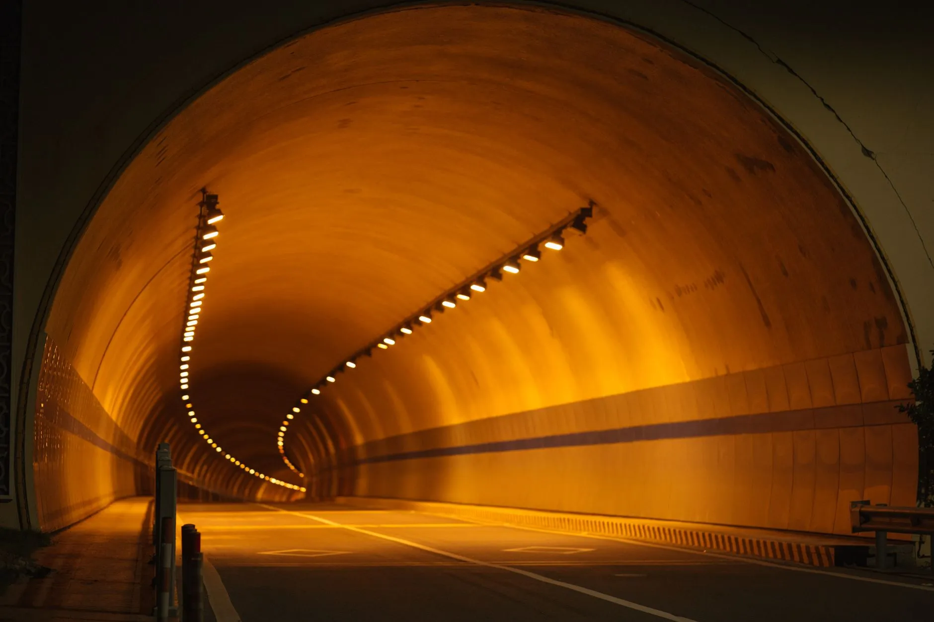 市政道路照明工程灯具选型对比:高压钠灯与LED方案正文配图 1